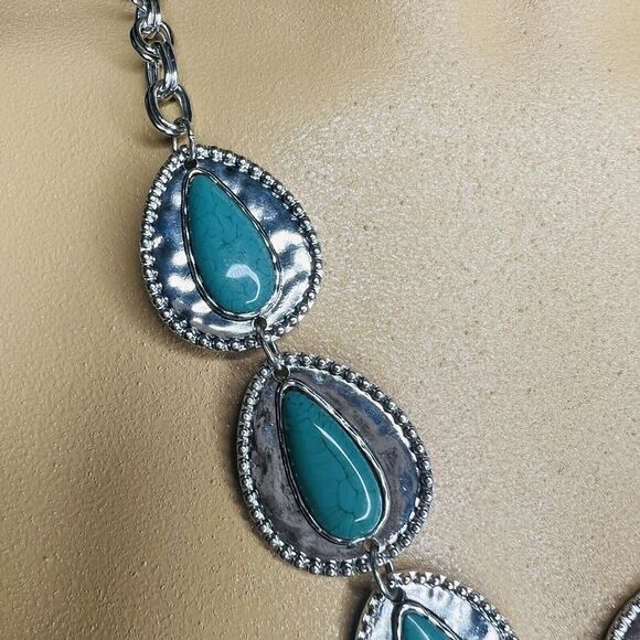 Bib Statement Hammered Style Silver Faux Turquoise Y Necklace PRETTY 4063 - Picture 4 of 10